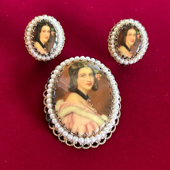 Vintage W. Germany Victorian Revival Cameo Brooch & Clip-On Earring Set - Picture 3 of 15